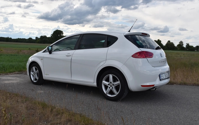 Seat Leon cena 21500 przebieg: 205000, rok produkcji 2011 z Sieradz małe 379